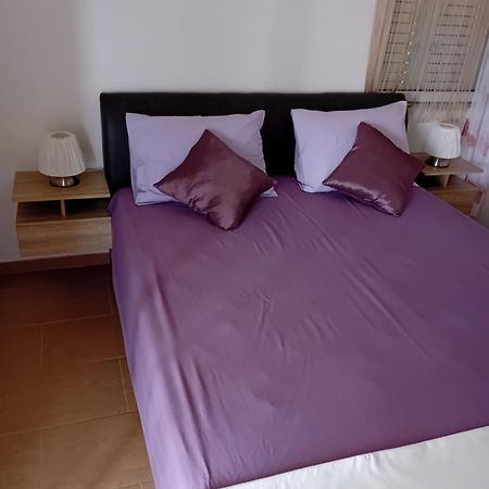 Apatmani Peternel Apartment Vir Ngoại thất bức ảnh