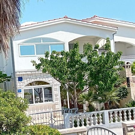 Apatmani Peternel Apartment Vir Ngoại thất bức ảnh