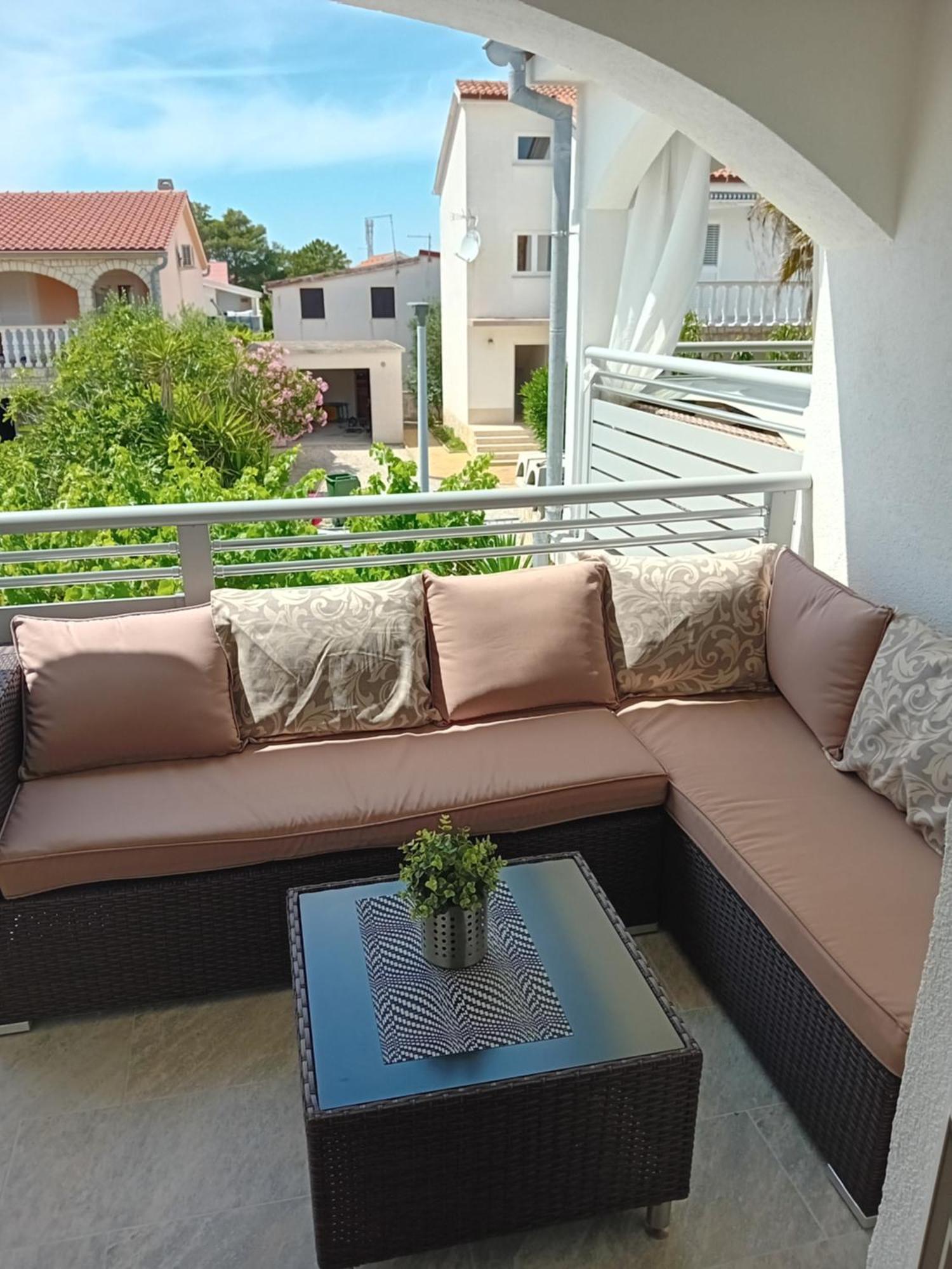 Apatmani Peternel Apartment Vir Ngoại thất bức ảnh
