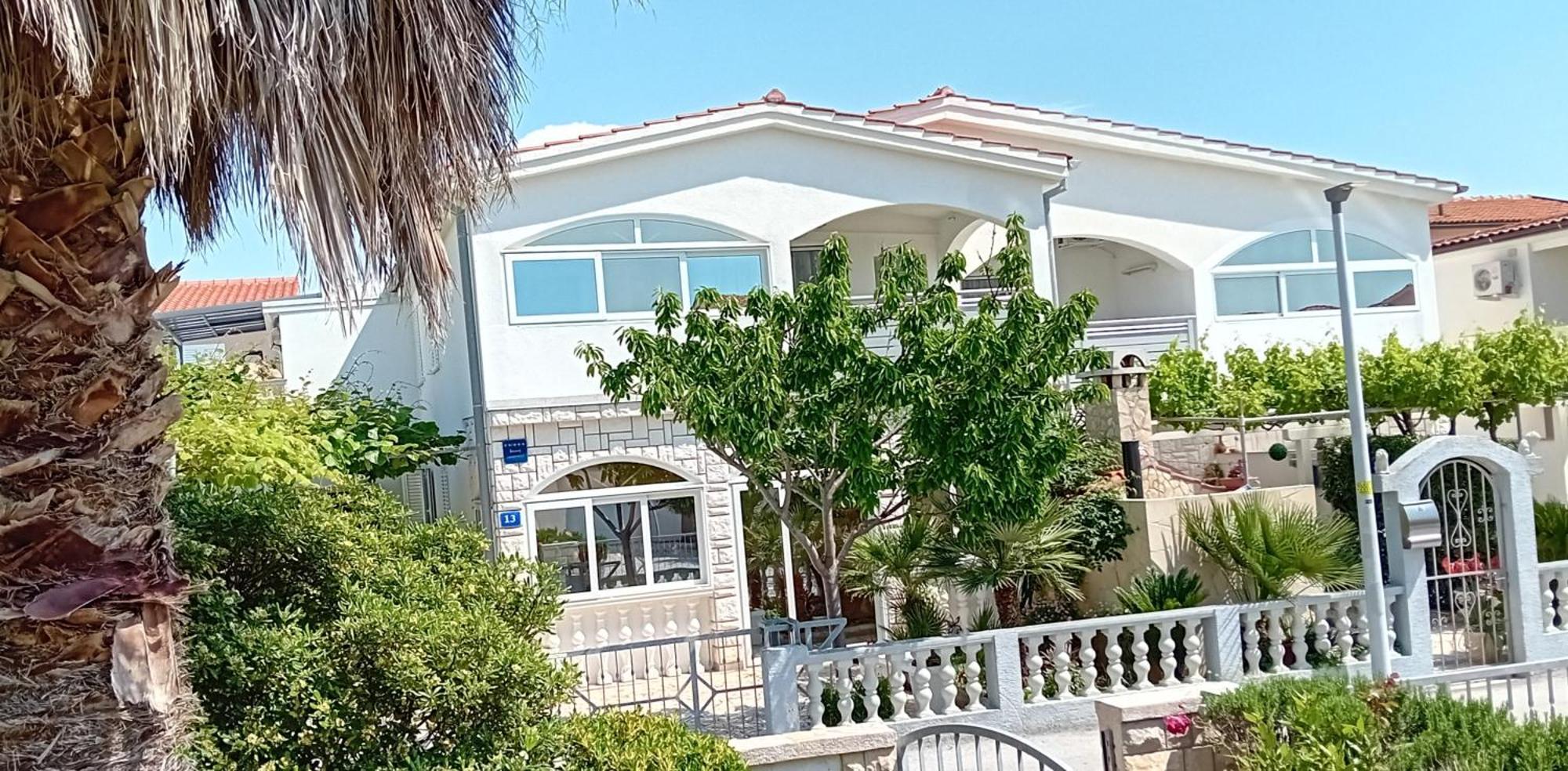 Apatmani Peternel Apartment Vir Ngoại thất bức ảnh