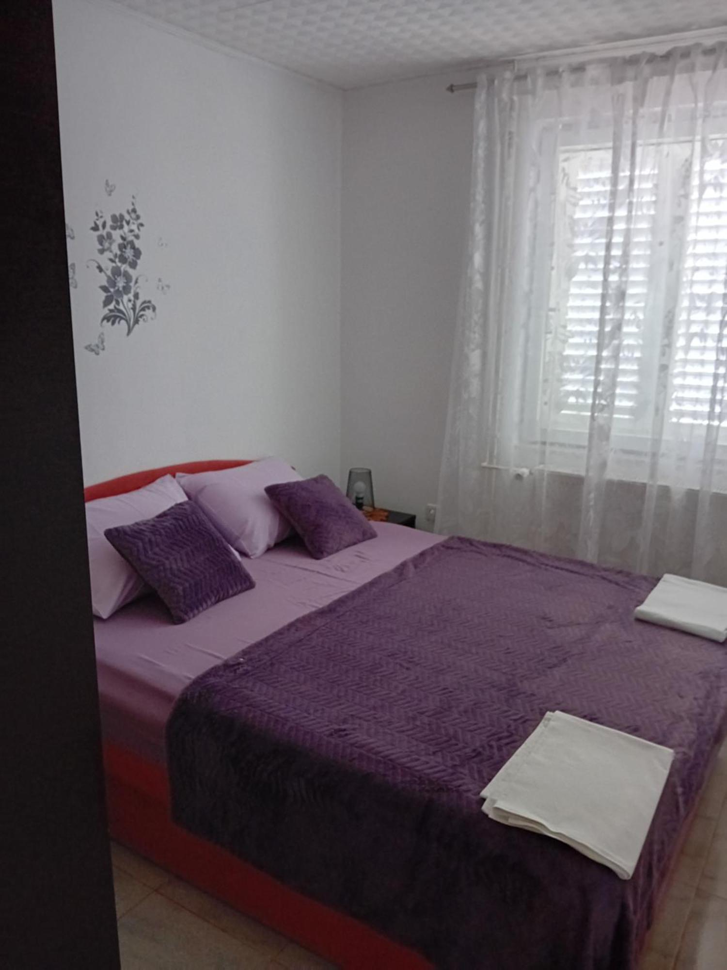 Apatmani Peternel Apartment Vir Ngoại thất bức ảnh