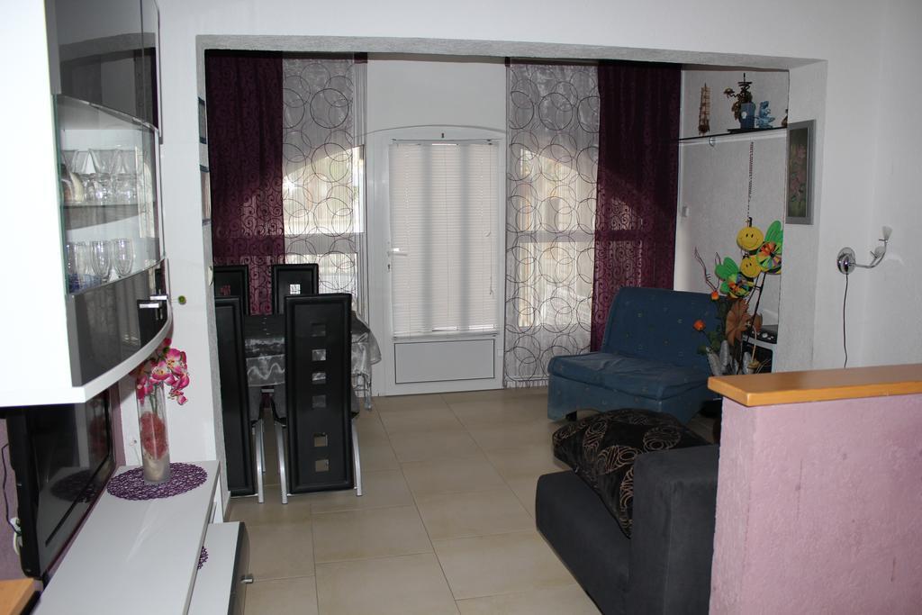 Apatmani Peternel Apartment Vir Ngoại thất bức ảnh
