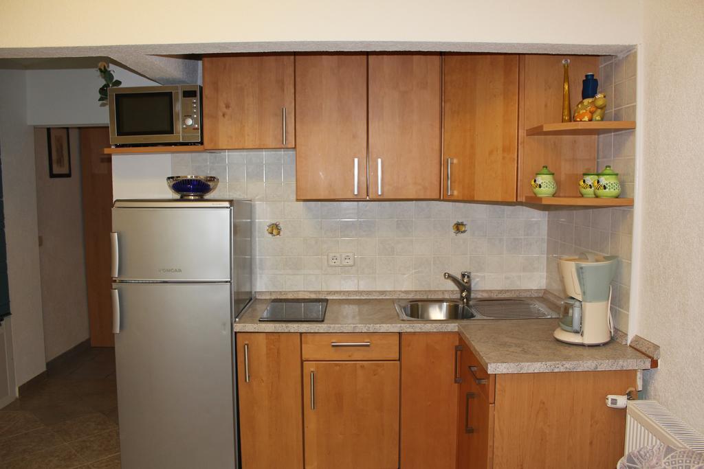 Apatmani Peternel Apartment Vir Ngoại thất bức ảnh
